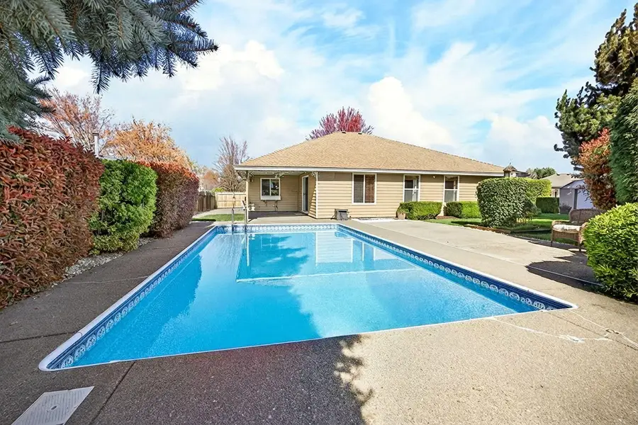 489 Vincent Avenue, Central Point, OR 97502 - #3