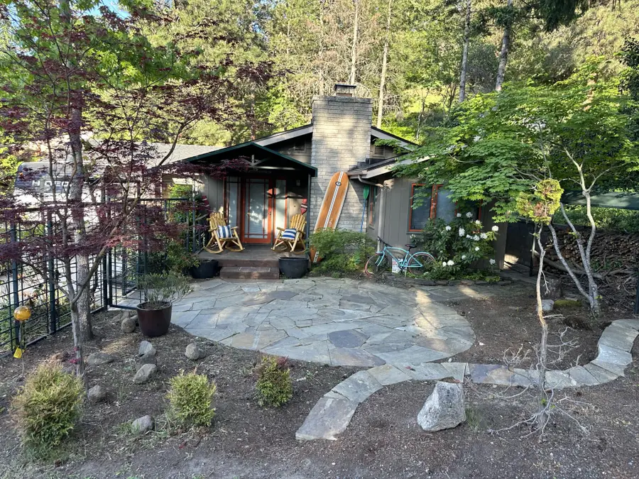 802 Beach Street, Ashland, OR 97520 - #2