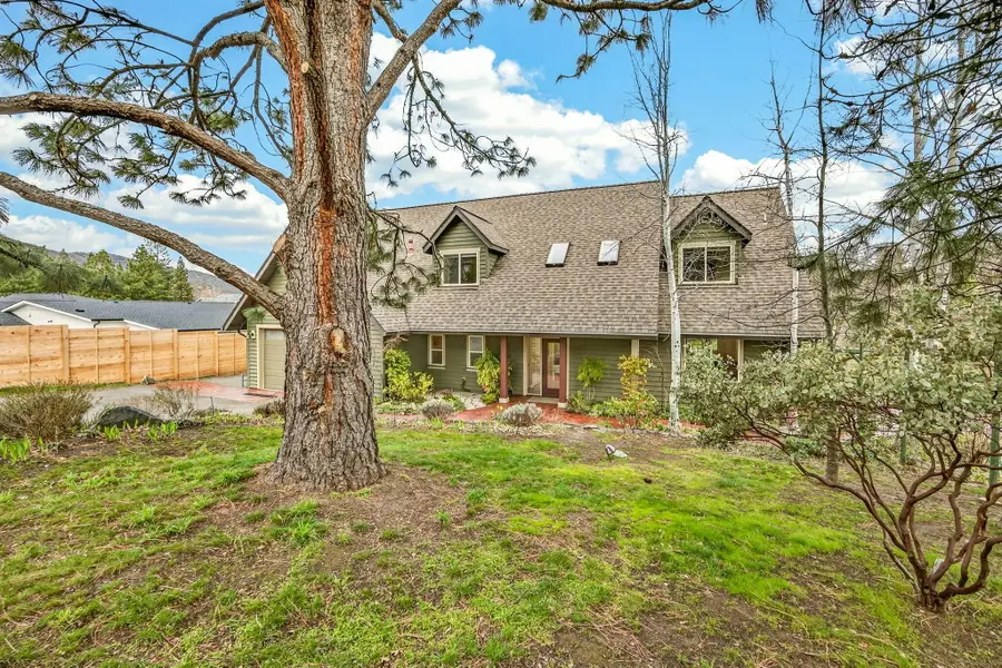 523 Strawberry Lane, Ashland, OR 97520 - #3