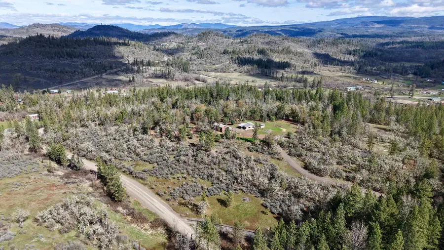 509 Derby Road, Eagle Point, OR 97524 - #3