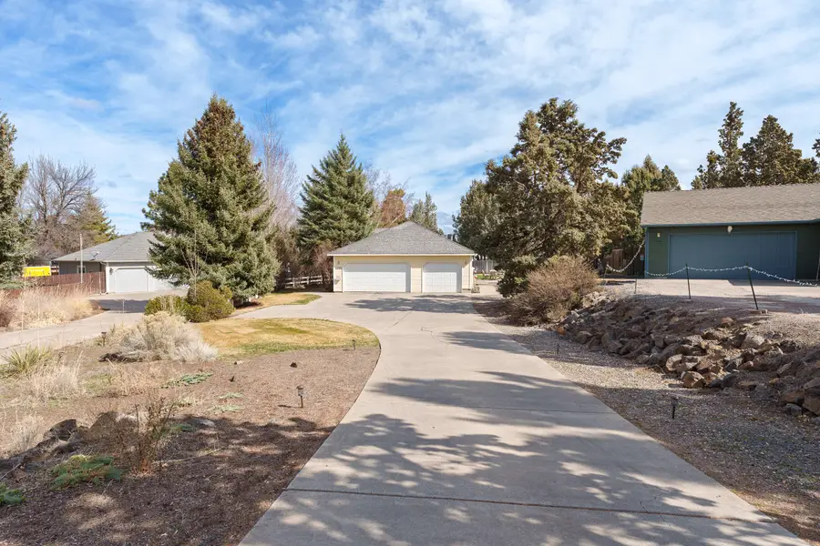 1052 NE Francis Court, Bend, OR 97701 - #3