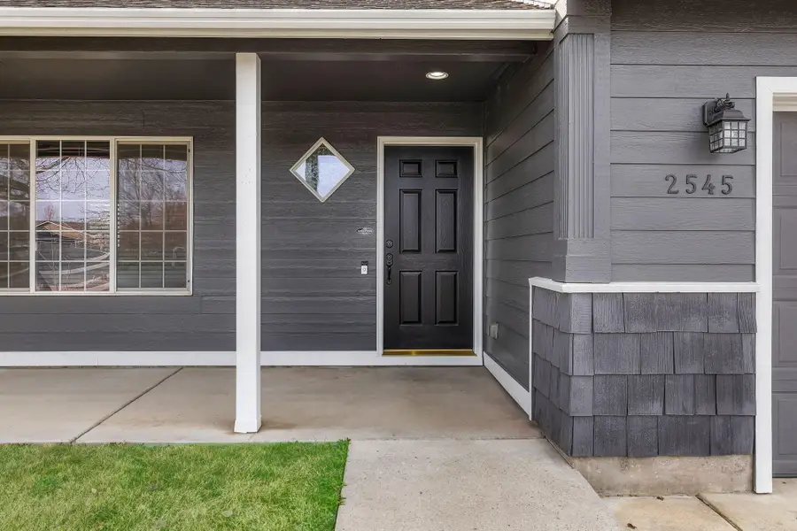 2545 NE 7th Lane, Redmond, OR 97756 - #3