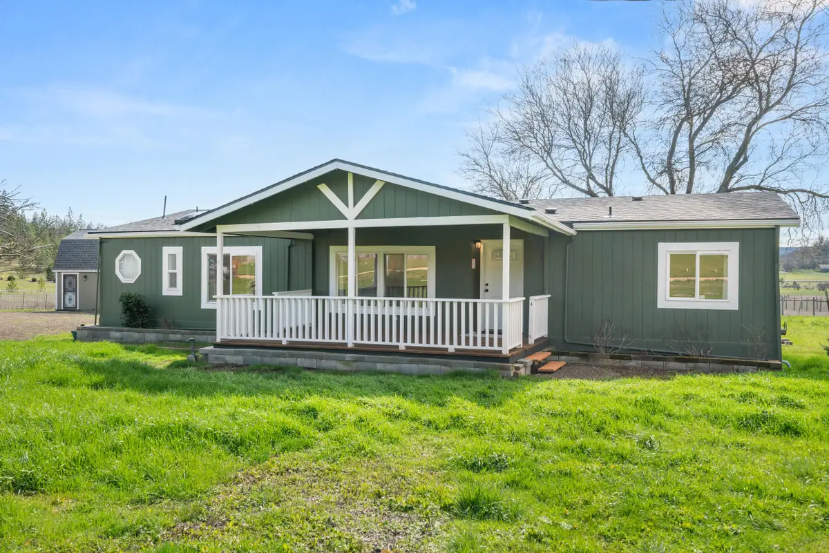 533 Chateau Drive, Eagle Point, OR 97524 - #1
