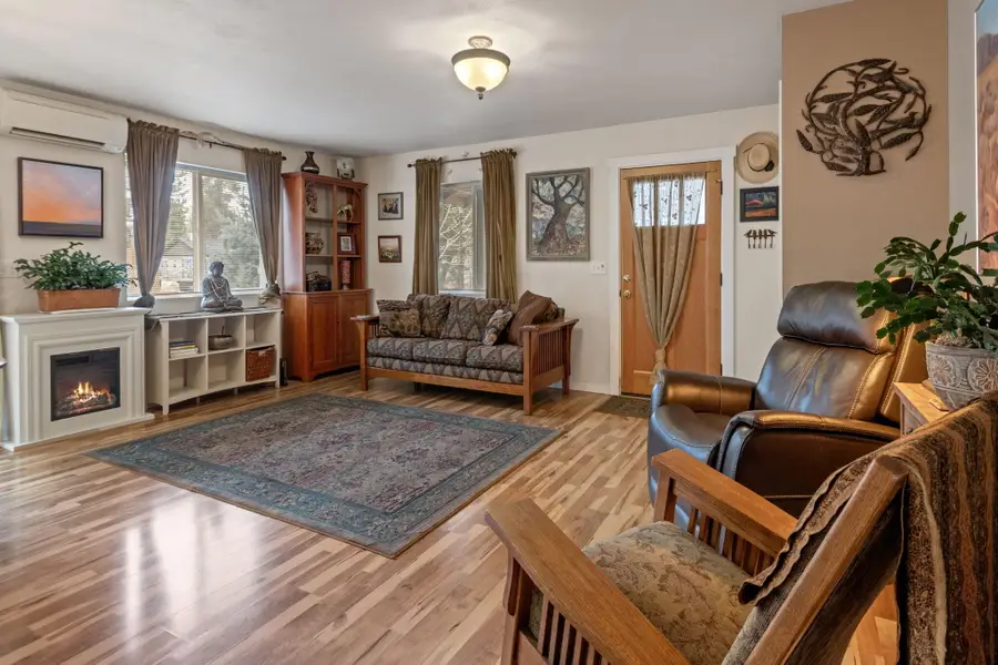 412 N Desert Rose Loop, Sisters, OR 97759 - #3