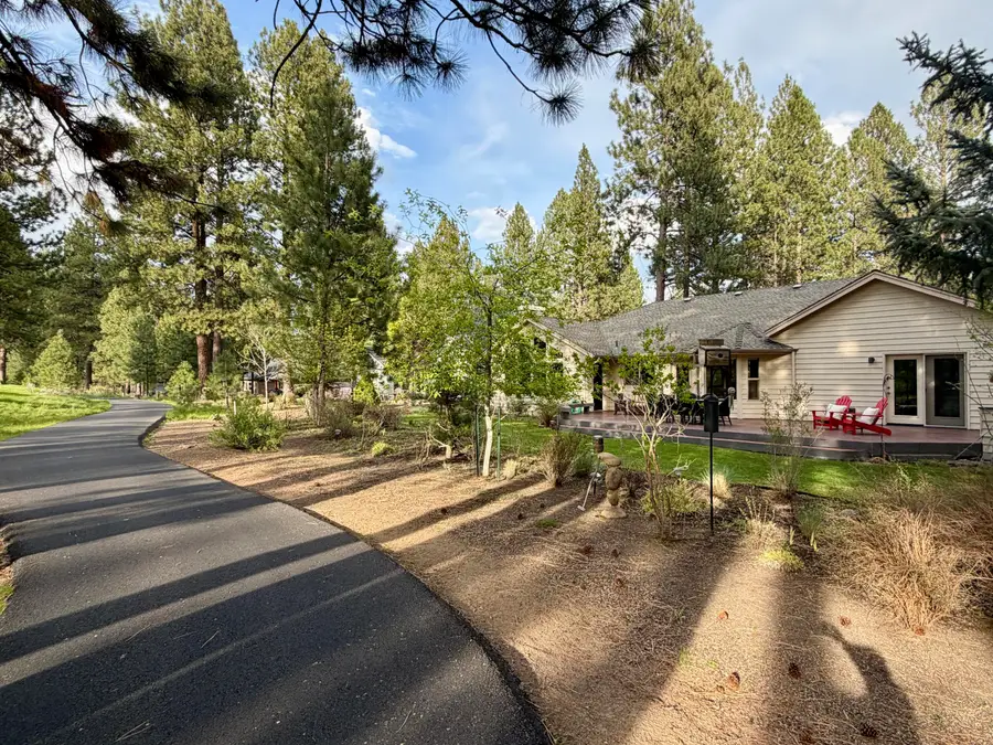 60749 Golf Village Loop, Bend, OR 97702 - #3