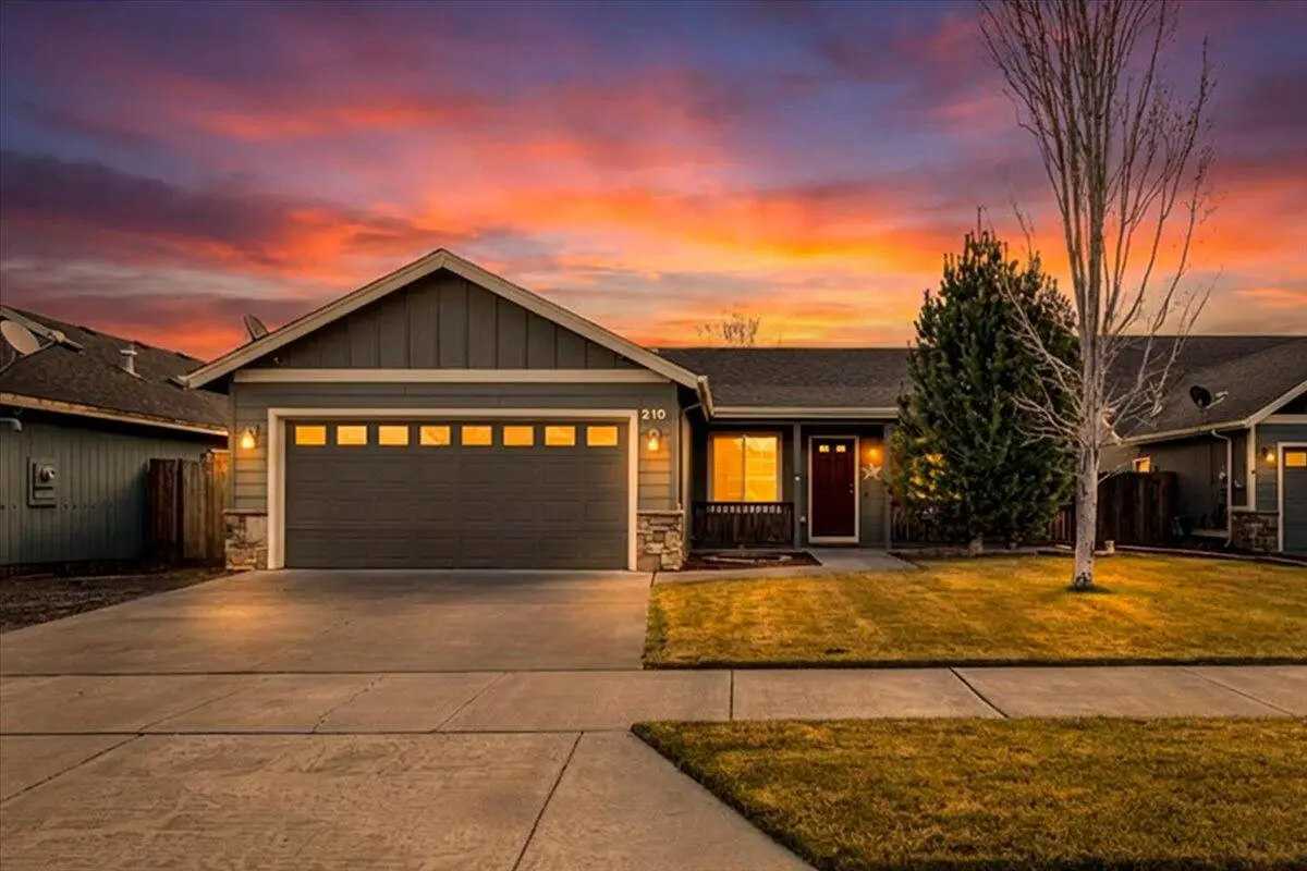 210 NW 27th Court, Redmond, OR 97756 - #1