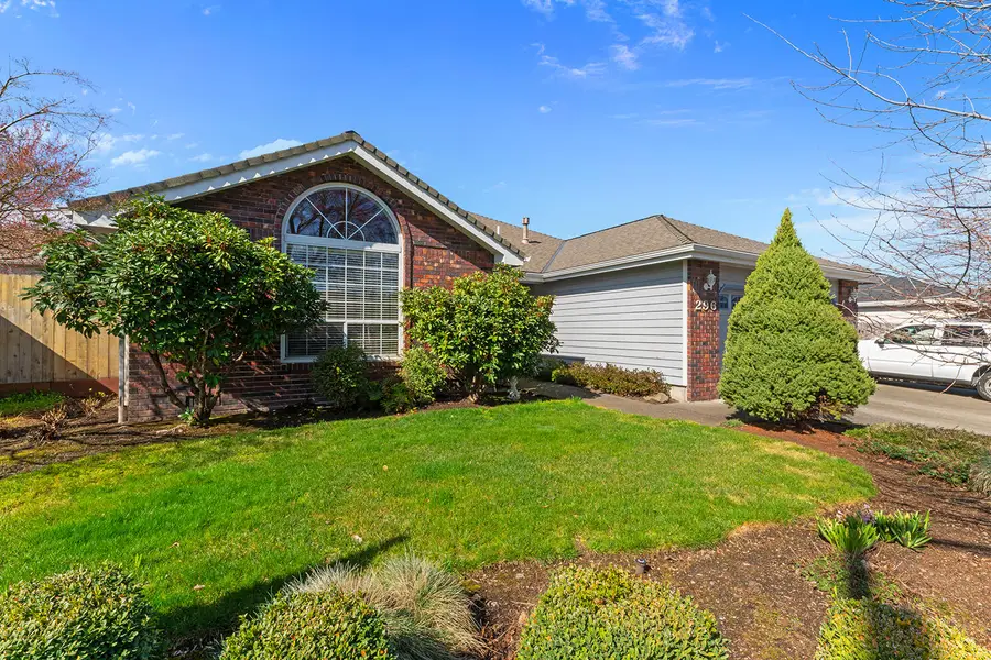 296 Brandon Street, Central Point, OR 97502 - #2