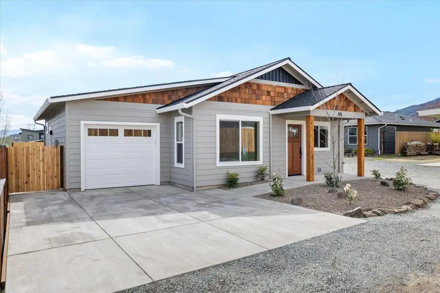 101 Gangnes Drive, Talent, OR 97540 - #2
