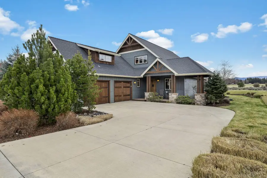 481 W Hope Avenue, Sisters, OR 97759 - #3