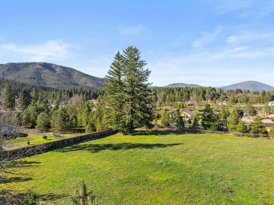 595 E Forks Circle, Cave Junction, OR 97523 - #3