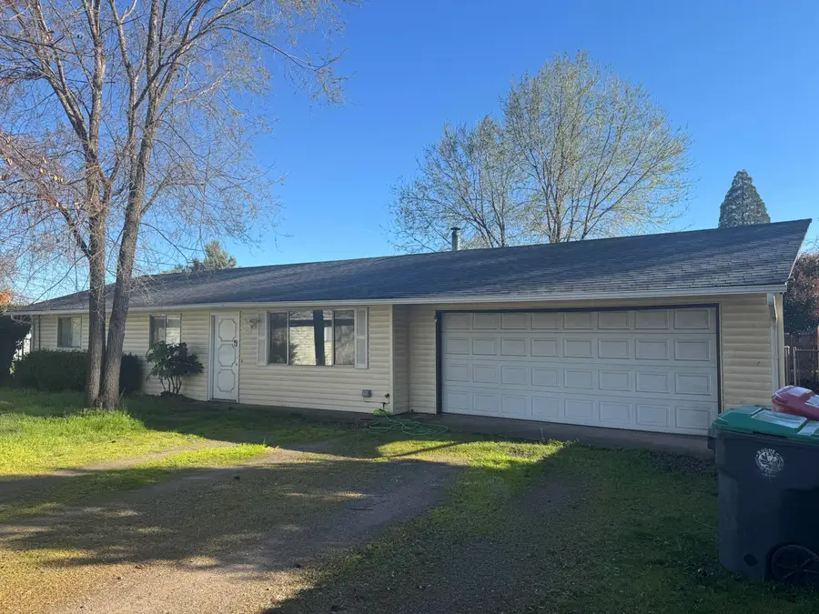 735 Kenyon Street, Medford, OR 97501 - #2