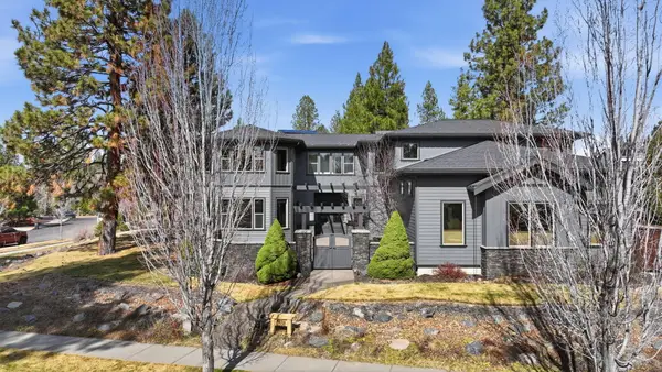 2538 NW Hosmer Lake Drive, Bend, OR 97703