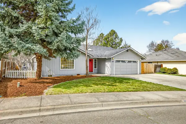 3027 Waterford Court, Medford, OR 97504