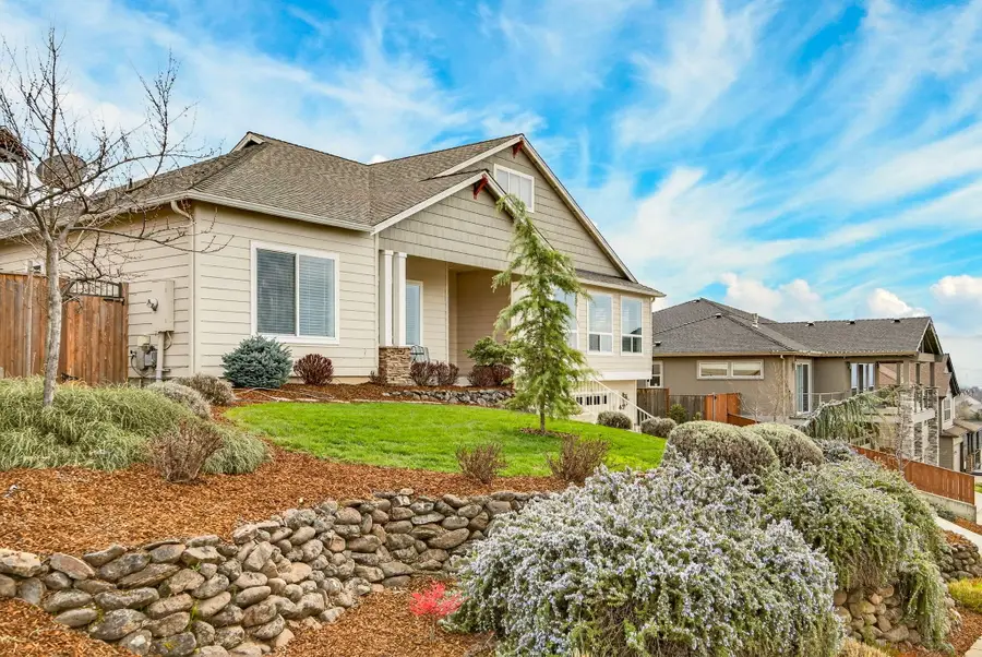 4477 Vista Pointe Drive, Medford, OR 97504 - #3