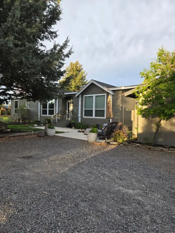 69592 Lake Drive, Sisters, OR 97759