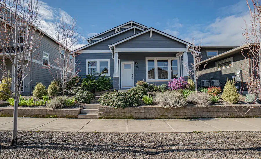 256 Rockfellow Place, Talent, OR 97540 - #3