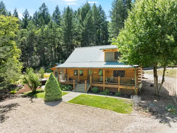 487 Wagon Trail, Jacksonville, OR 97530