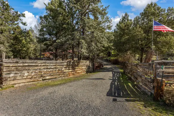 6792 SE Juniper Canyon Road, Prineville, OR 97754