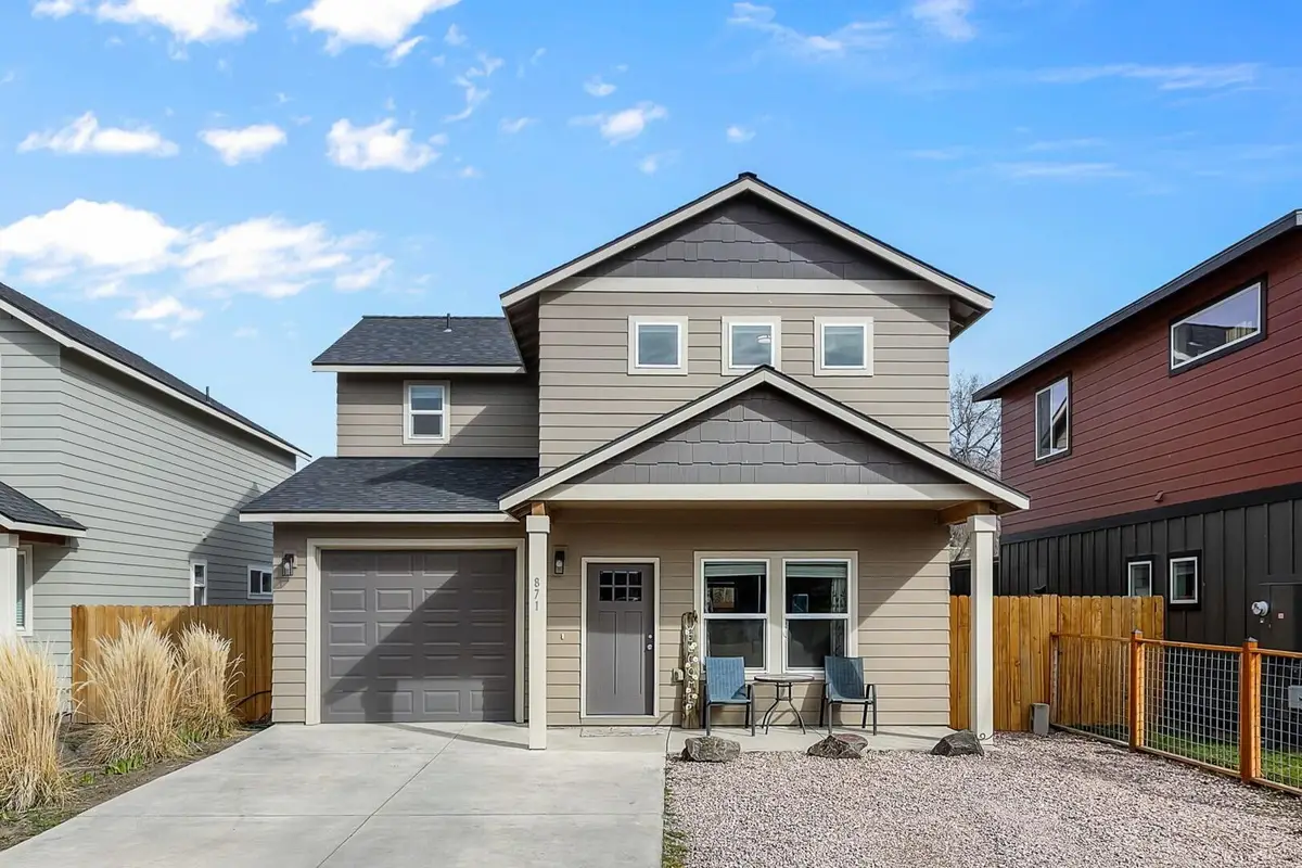 871 NE 6th Street, Prineville, OR 97754 - #1
