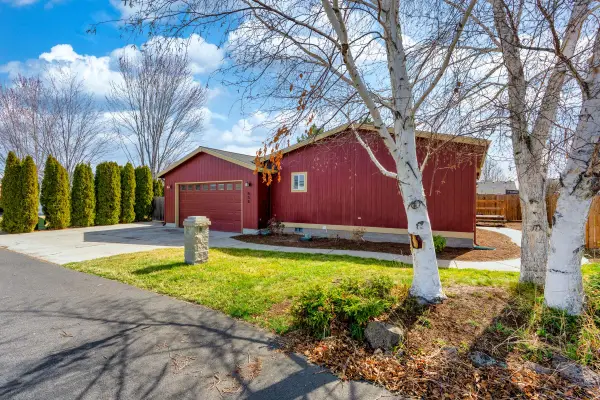 658 NE Shoshone Drive, Redmond, OR 97756