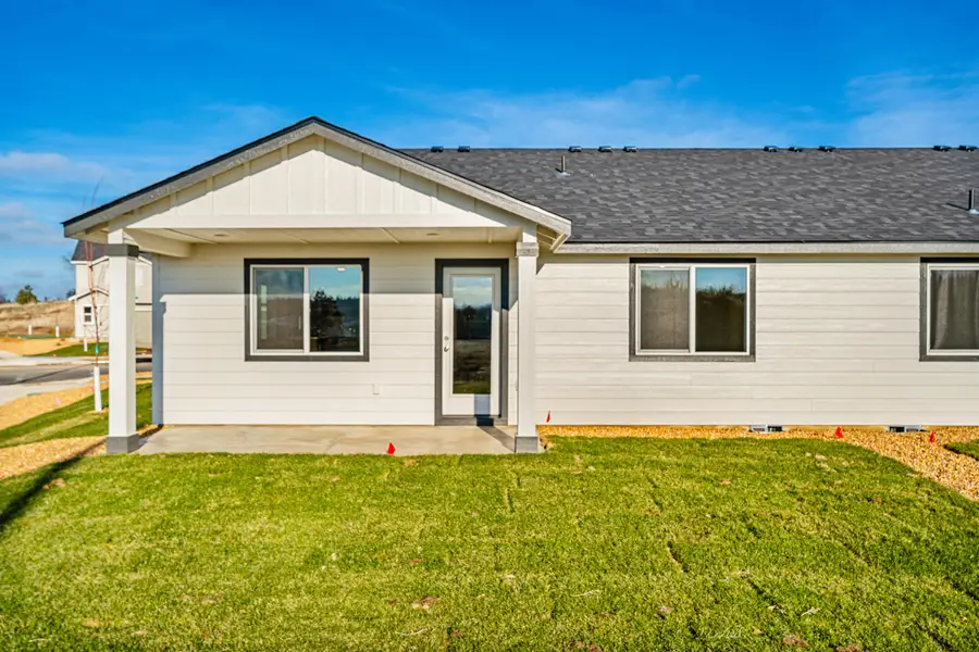 515 SE Polaris Street, Madras, OR 97741 - #3