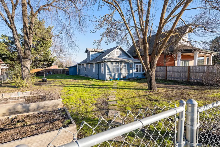 2361 Kings Highway, Medford, OR 97501 - #2