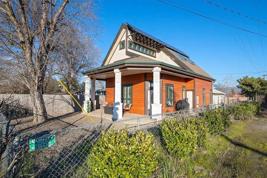 2361 Kings Highway, Medford, OR 97501 - #3