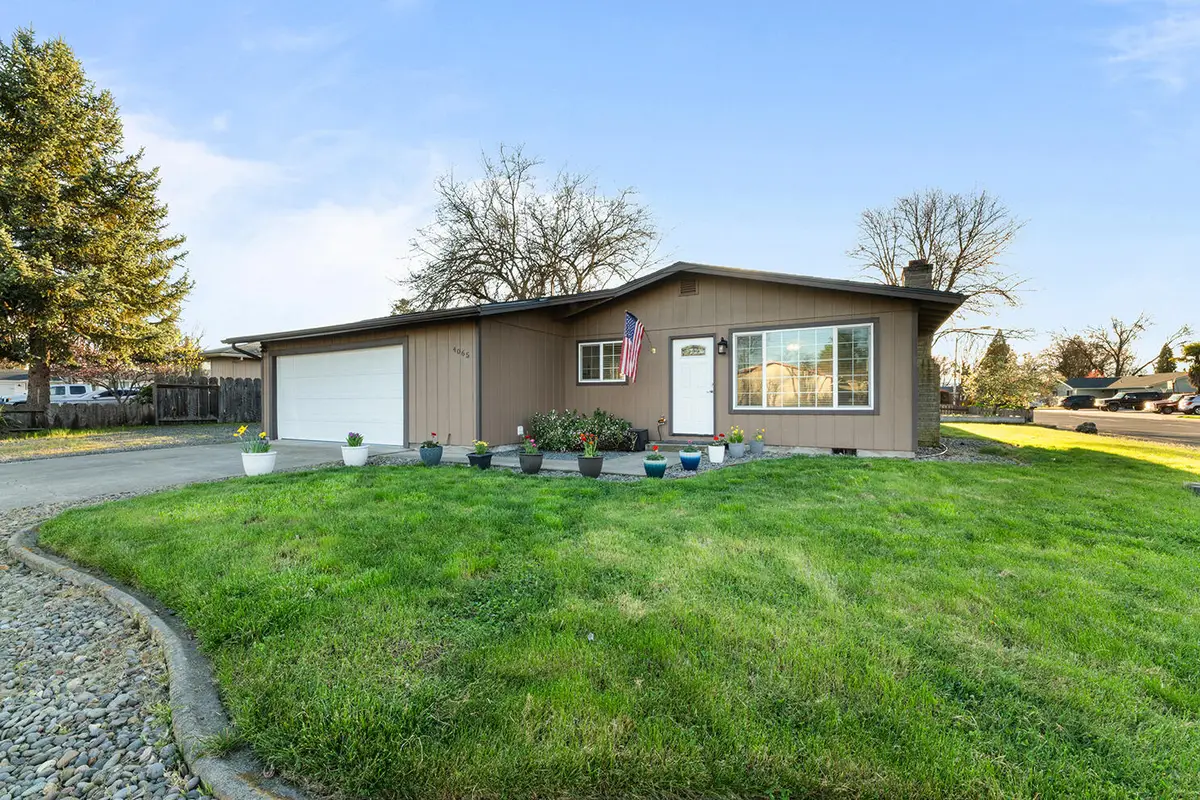4065 Crestwood Circle, Central Point, OR 97502 - #1