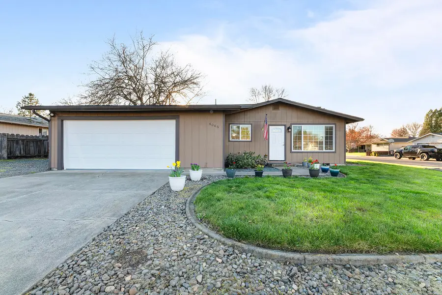 4065 Crestwood Circle, Central Point, OR 97502 - #2
