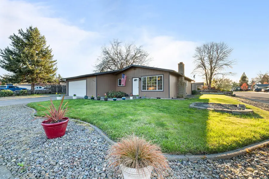 4065 Crestwood Circle, Central Point, OR 97502 - #3