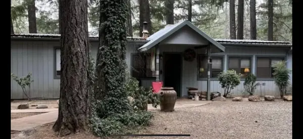 780 Lone Mountain Road, O'Brien, OR 97534