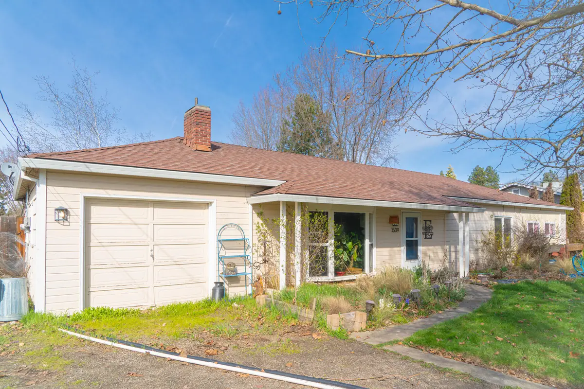 1539 Grand Avenue, Medford, OR 97504 - #1