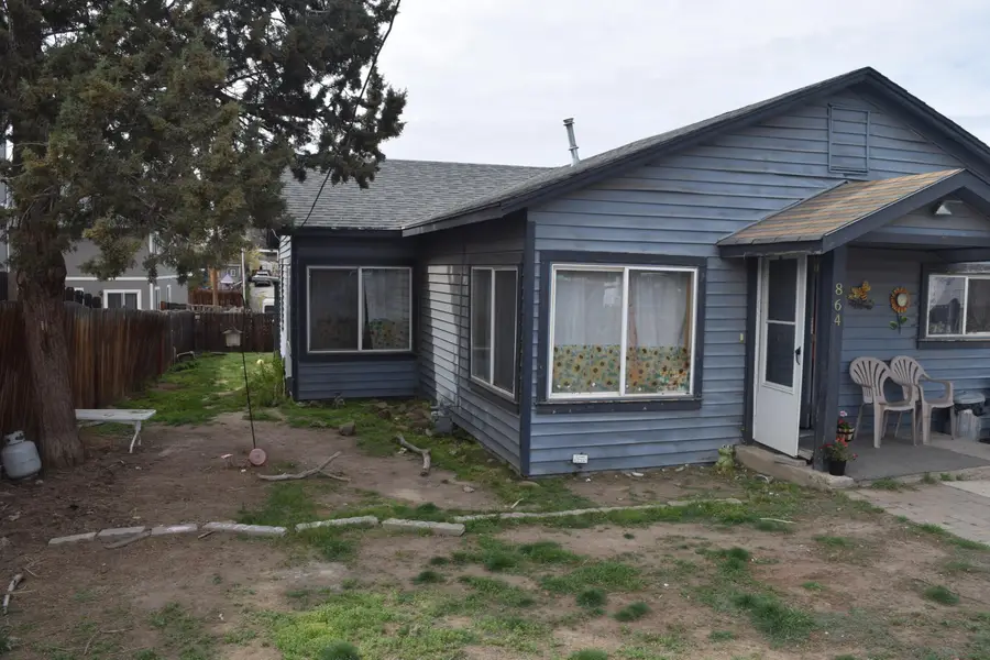 864 SW 3rd Street, Madras, OR 97741 - #2