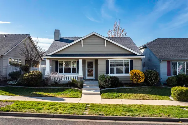 3350 Edgewater Drive, Medford, OR 97504