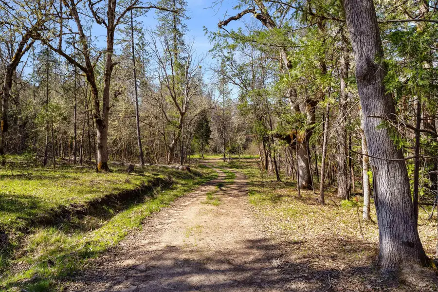 5812 Donaldson Road, Grants Pass, OR 97526 - #3