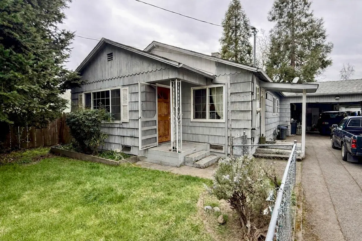 920 SW Pine Street, Grants Pass, OR 97526 - #1