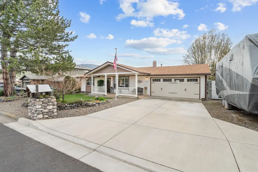 816 Voris Avenue, Ashland, OR 97520 - #2
