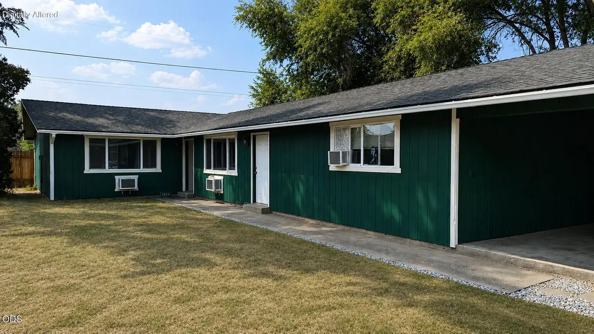 1227 SW 17th Street #1227 & 1225, Redmond, OR 97756 - #1