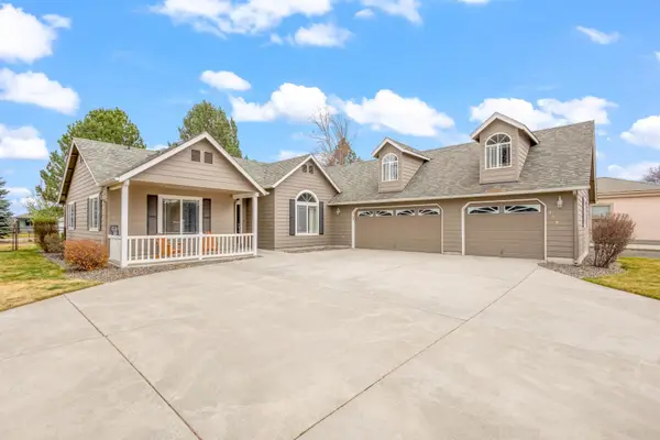 3790 SW Gene Sarazan Drive, Redmond, OR 97756