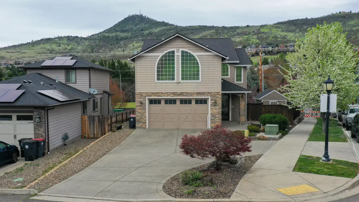 120 Eagle Trace Drive, Medford, OR 97504 - #1