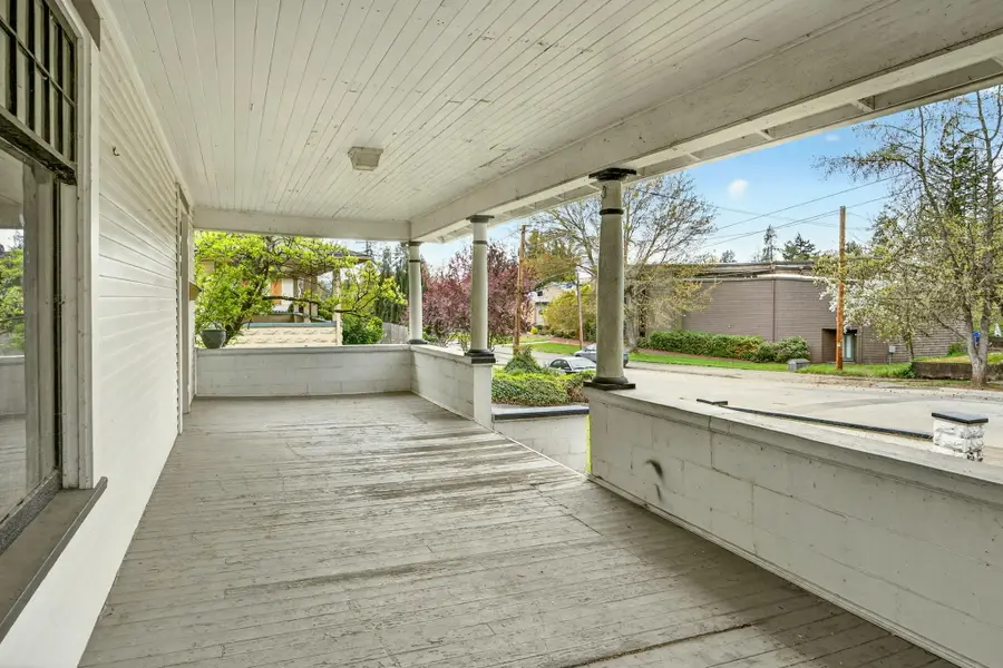 811 NW 5th Street, Grants Pass, OR 97526 - #2