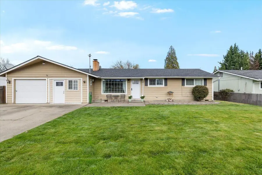2480 Thorn Oak Drive, Medford, OR 97501 - #3