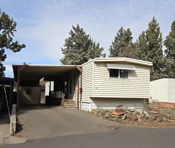 2200 NE Highway 20 #13, Bend, OR 97701
