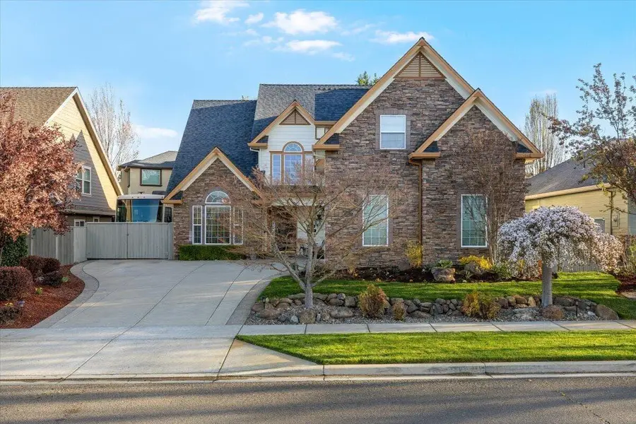 3773 Creek View Drive, Medford, OR 97504 - #2
