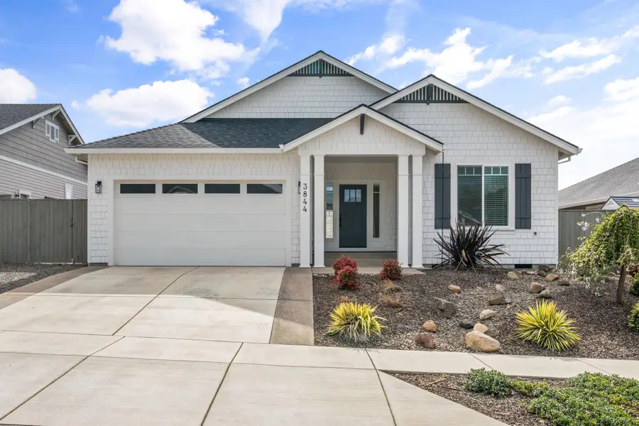 3844 Arena Drive, Medford, OR 97504 - #2