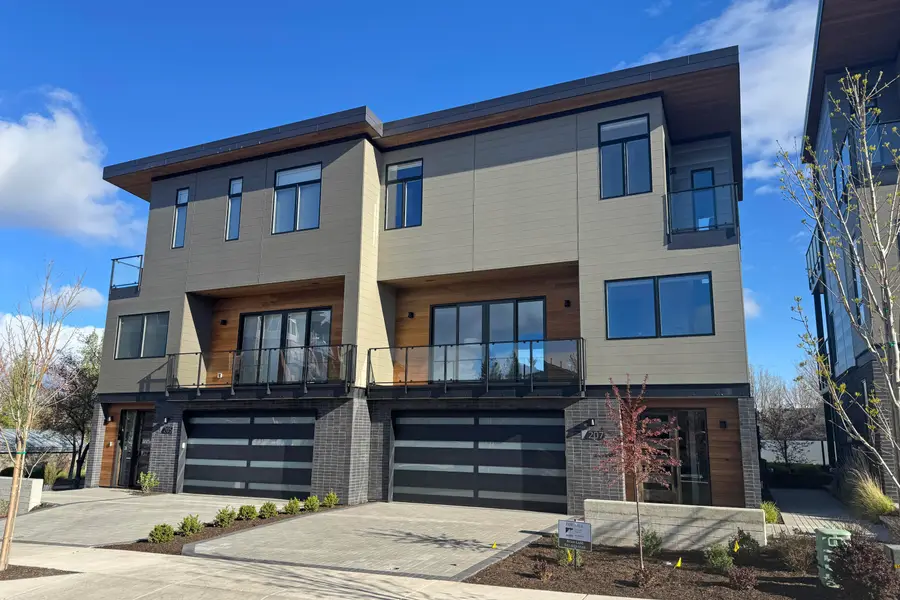 207 SW Log Court, Bend, OR 97702 - #3