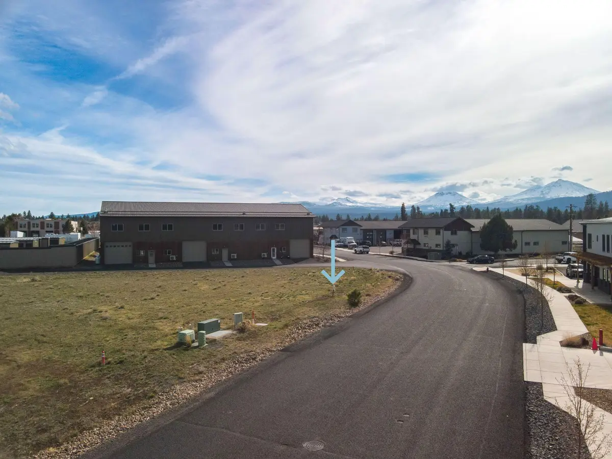 221 E Sun Ranch Drive, Sisters, OR 97759 - #1