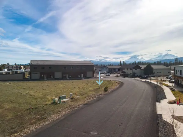 221 E Sun Ranch Drive, Sisters, OR 97759