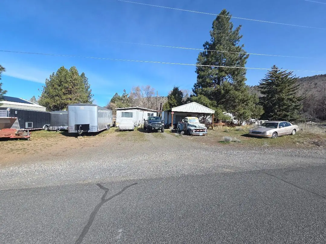 11727 Clovis Drive, Klamath Falls, OR 97603 - #1