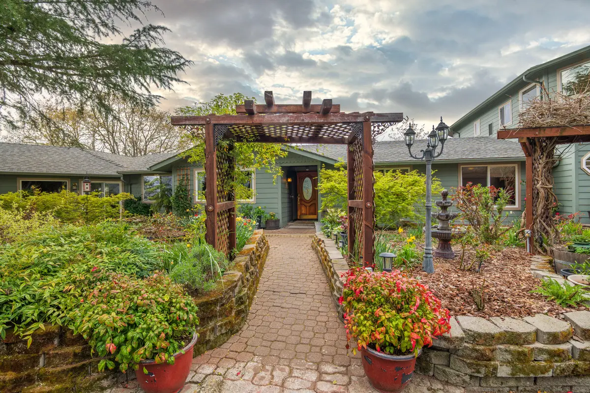 1360 Jaynes Drive, Grants Pass, OR 97527 - #1